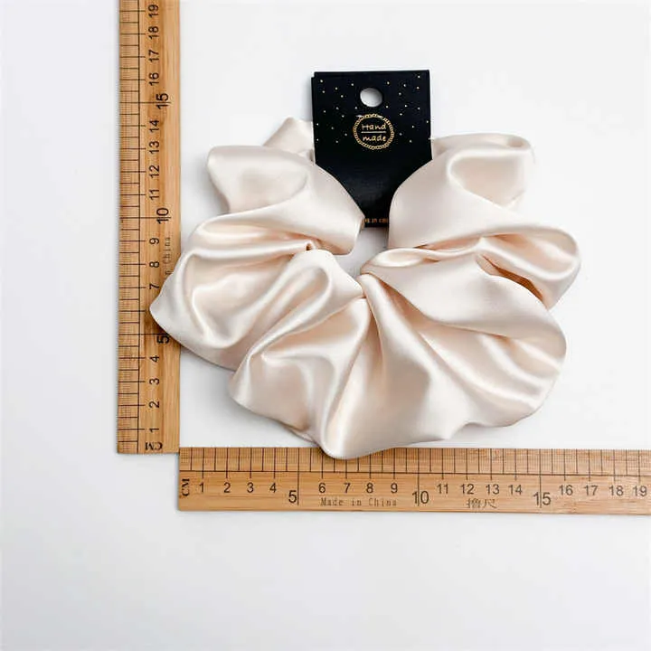 إكسسوارات شعر للنساء والفتيات  Accessories for Women and Girls ربطات شعر حريرية