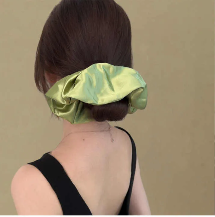 إكسسوارات شعر للنساء والفتيات  Accessories for Women and Girls ربطات شعر حريرية